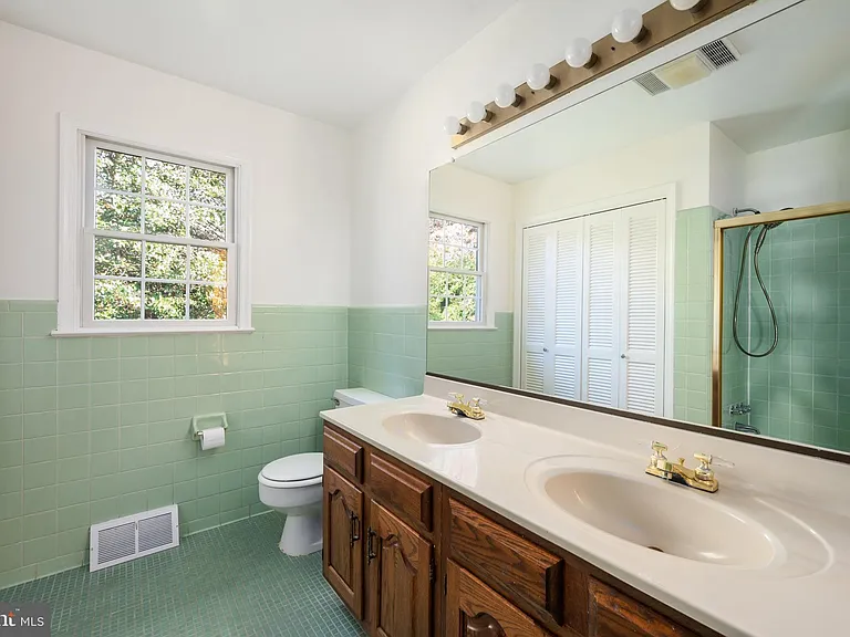 3606 Pinetree Ter — Photo 35