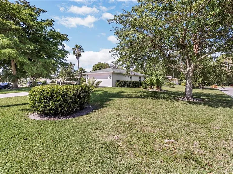 4472 Beechwood Lake Dr — Photo 25