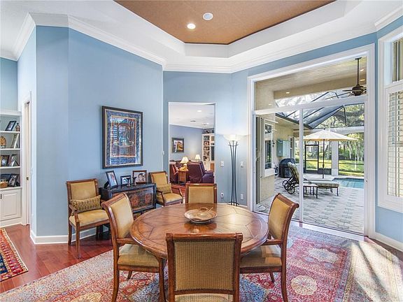 5th image of 160 Island Cottage Ln