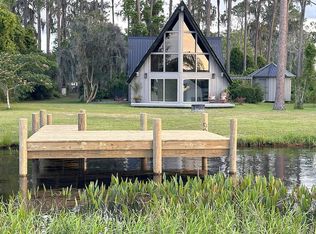 282 Riley Lake Dr, Hawthorne, FL 32640