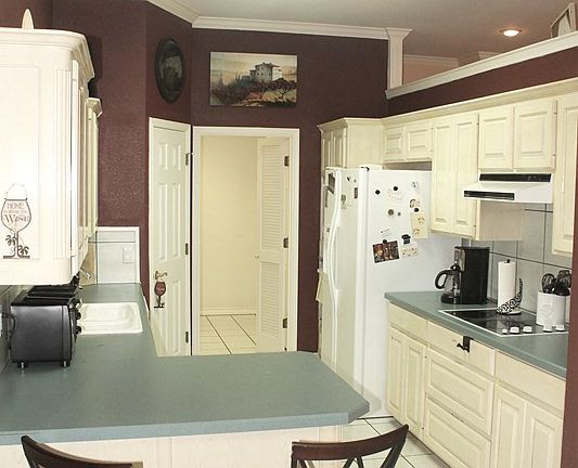 4th image of 3101 Woodridge Ln
