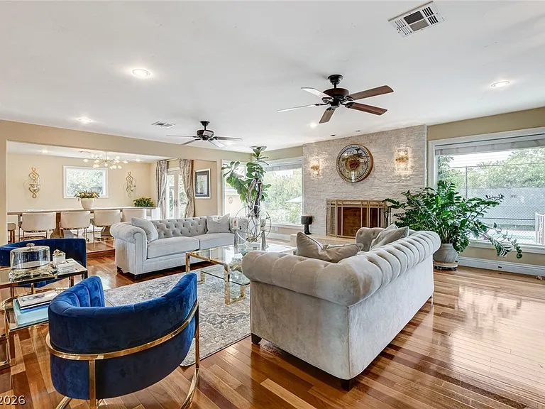 7001 Alamitos Cir — Photo 6