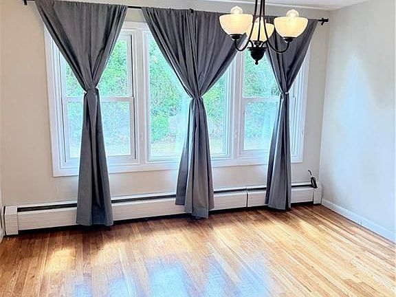 5th image of 121 Greenwich Ave