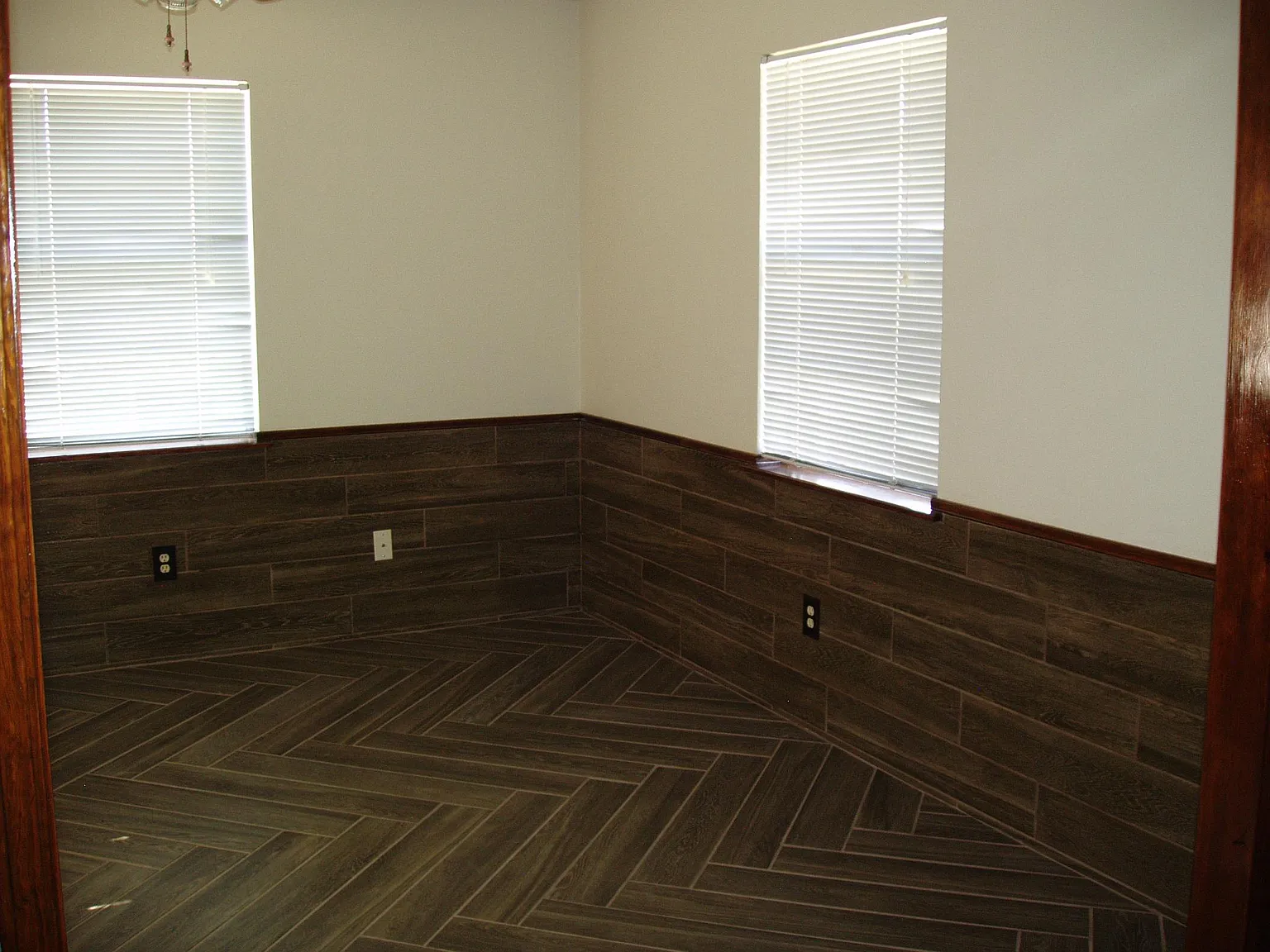 3 bed, 1.5 bath, 1300 sqft, $1,500 — Photo 3