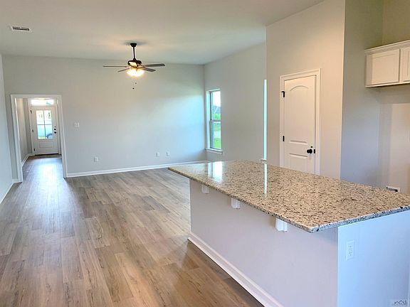 3rd image of 173 Villa Dr