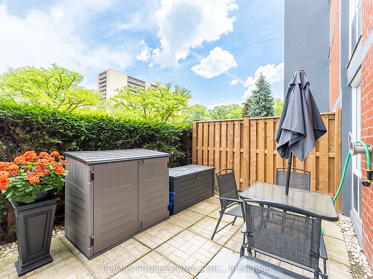 75 Glenburn Ct #111 — Photo 11