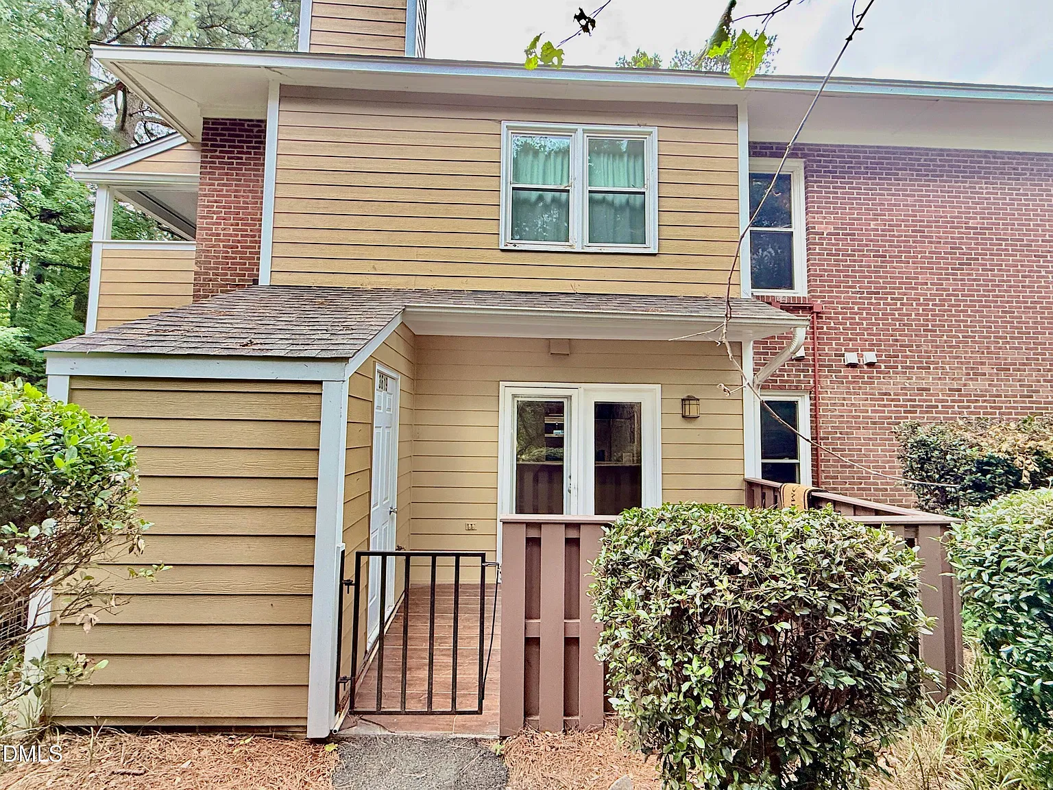 2 bed, 2.0 bath, 836 sqft, $1,450 — Photo 2