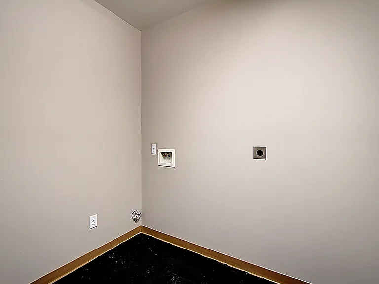 209 University Pkwy #10 — Photo 30