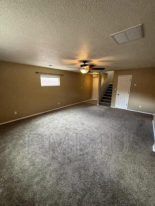 3 bed, 2.5 bath, 1644 sqft, $2,300 — Photo 4