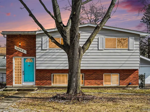 18980 Brentwood St, Livonia, MI 48152