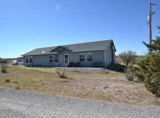 2 Ridge Rd, Newcastle, WY 82701