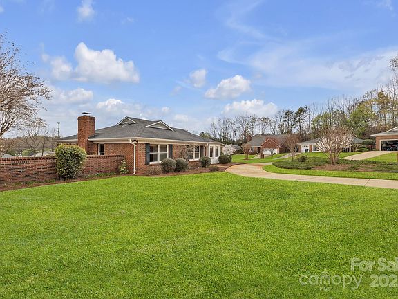 3rd image of 1921 Wexford Ct