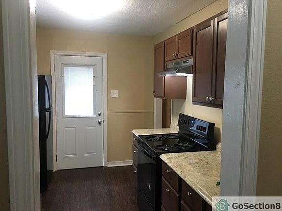 3rd image of 3058 Westgate St