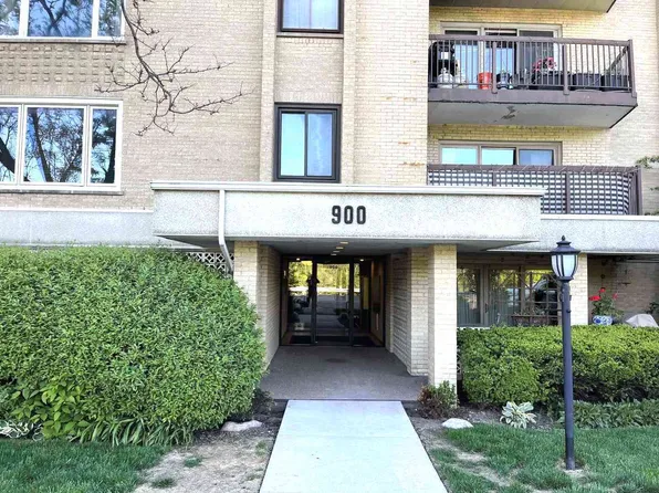 900 S River Rd APT 3A, Des Plaines, IL 60016