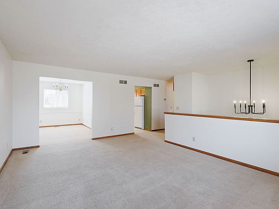 4th image of 3201 Sequoia Dr