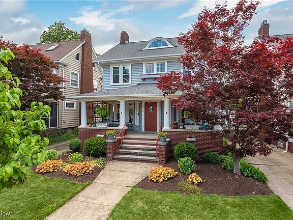 3rd image of 1076 Sylvan Ave