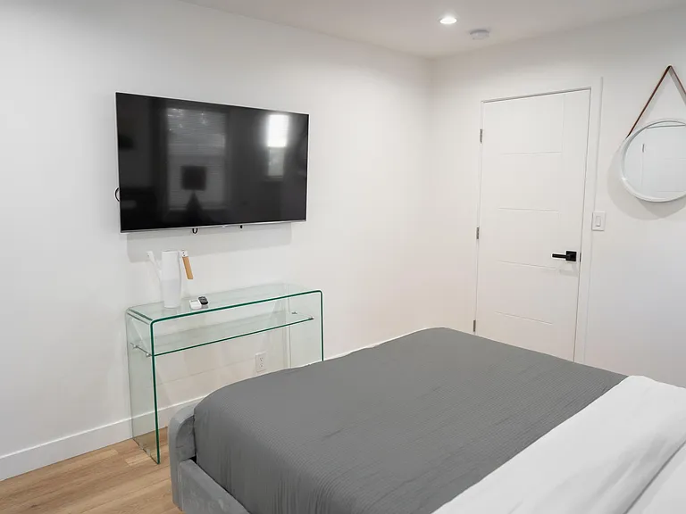 10863 Kling St #4 — Photo 16