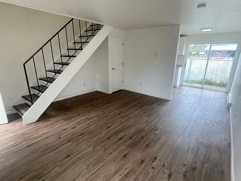 630 Kelly St #D — Photo 11