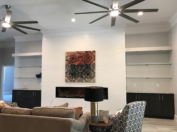 3rd image of 10510 Faye Way