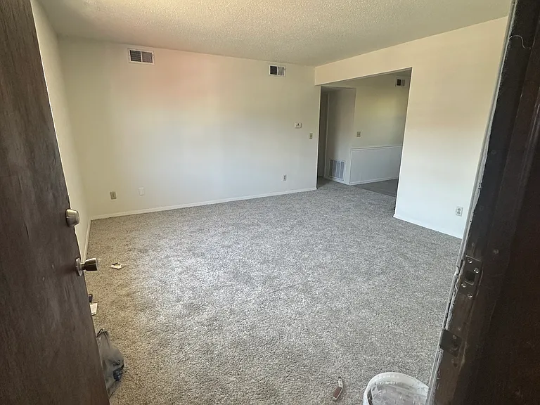 2806 Independence St #5 — Photo 2