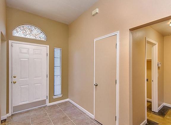 5th image of 106 Willow Dr