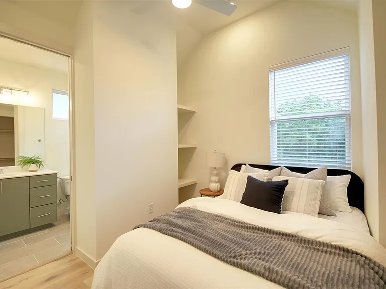6802 Montana St #2 — Photo 11