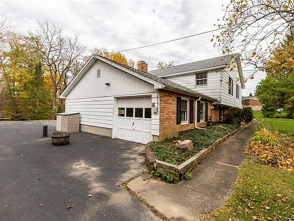 2nd image of 12834 Vincent Dr