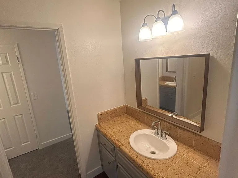 3501 Bernard St #1B — Photo 16