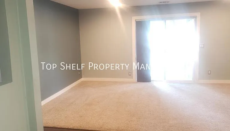 9513 University Ave #8 — Photo 2
