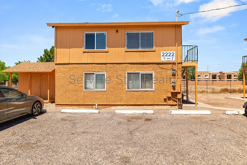 2 bed, 1.0 bath, 621 sqft, $875 — Photo 1