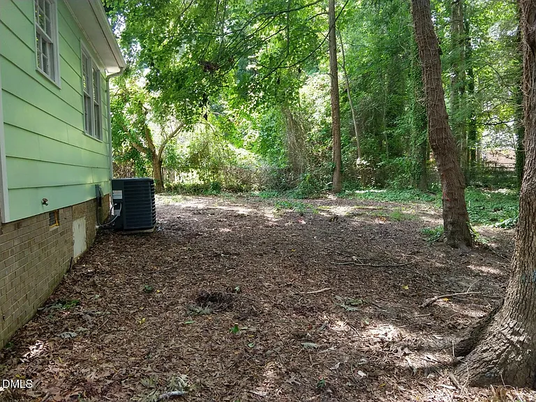 304 Holtz Ln — Photo 28