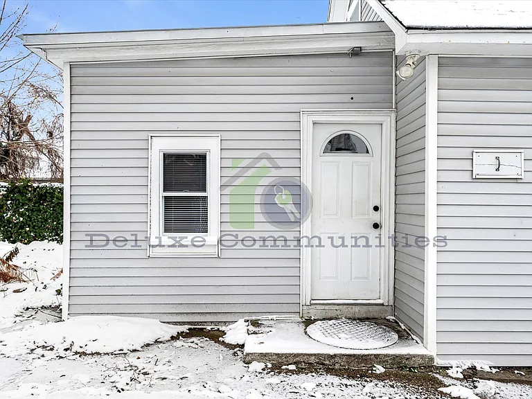655 High St SW — Photo 3