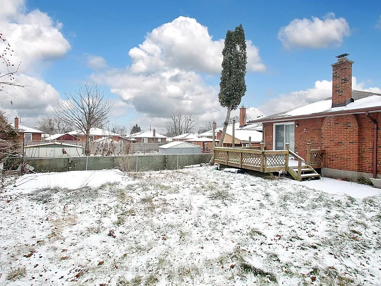 1 Barnes Cres — Photo 34