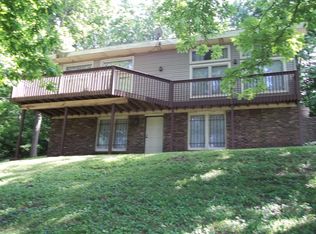 1049 Hilltop Dr, Pulaski, TN 38478