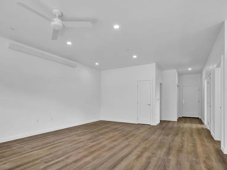 Saddle Lofts Apartments — Photo 82