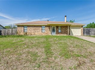 516 Post Oak Ln, Burleson, TX 76028