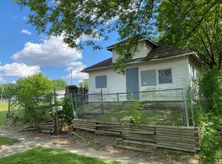 1227 W 13th St, Muncie, IN 47302