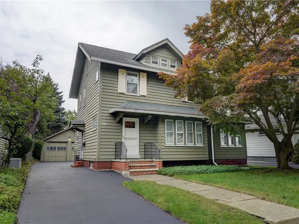 151 Hurstbourne Rd, Rochester, NY 14609
