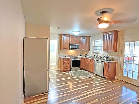 4th image of 914 Bruce Dr