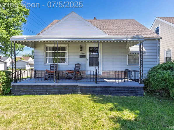 19801 Avalon St, Saint Clair Shores, MI 48080