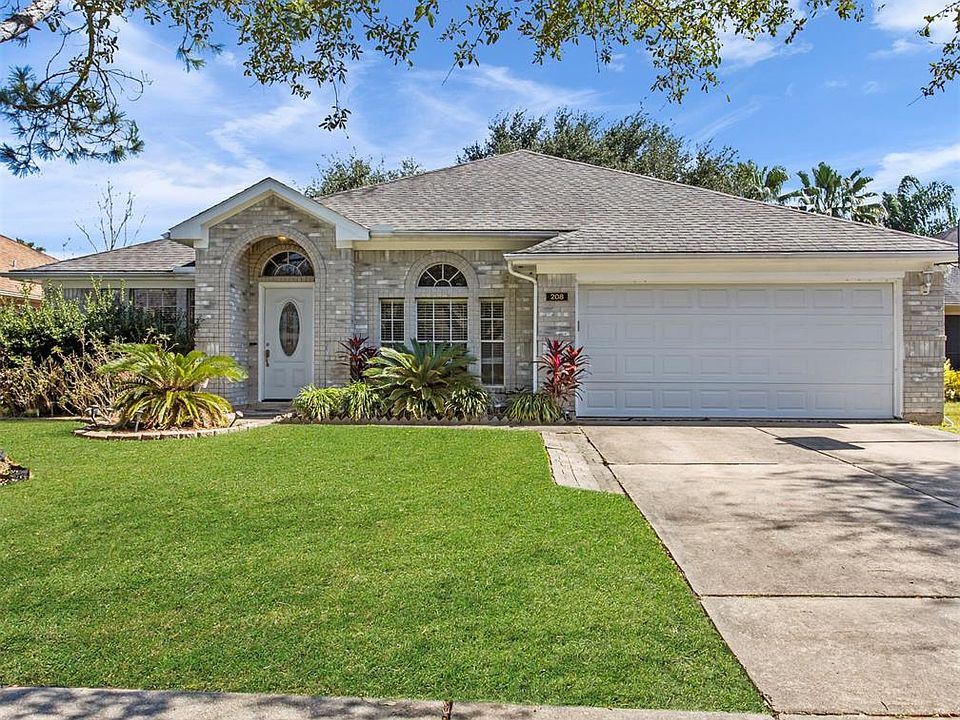 1st image of 208 Chariss Glen Dr