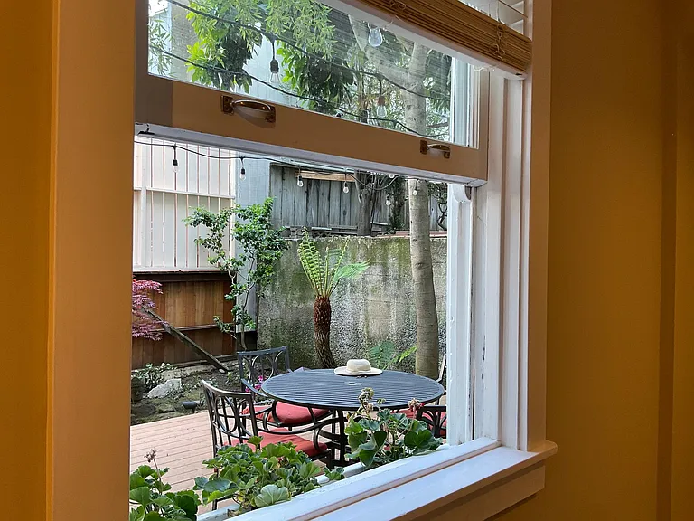 2252 Jones St #B — Photo 14