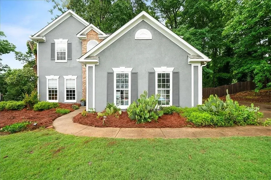3 bed, 2.5 bath, 2210 sqft, $1,000 — Photo 2