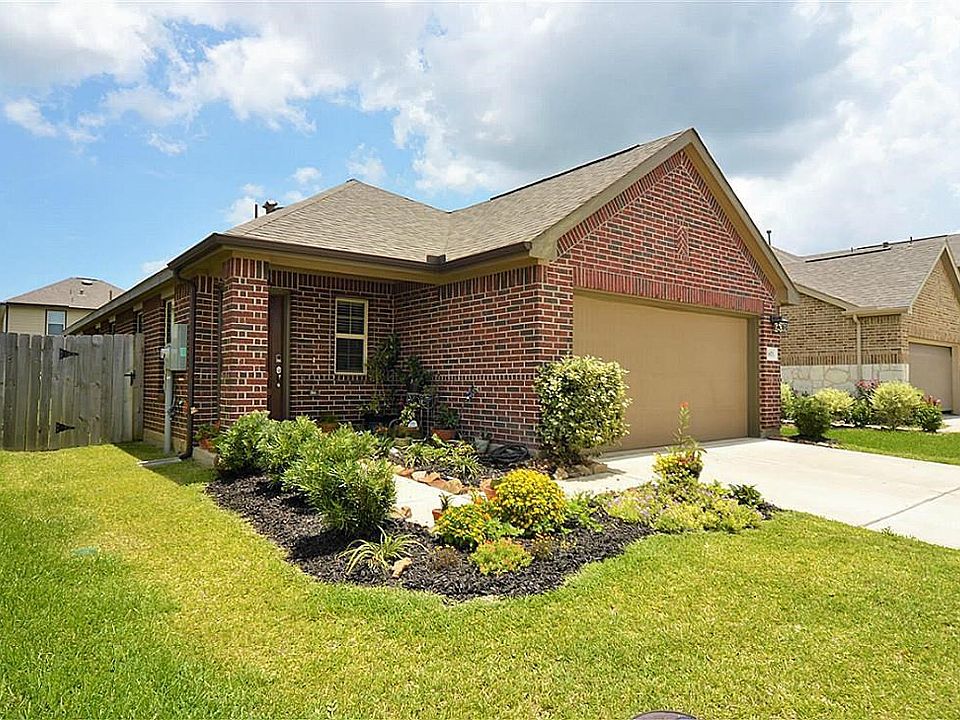 Welcome to 6871 Dogwood Cliff Lane in The Enclave At Bay Colony.