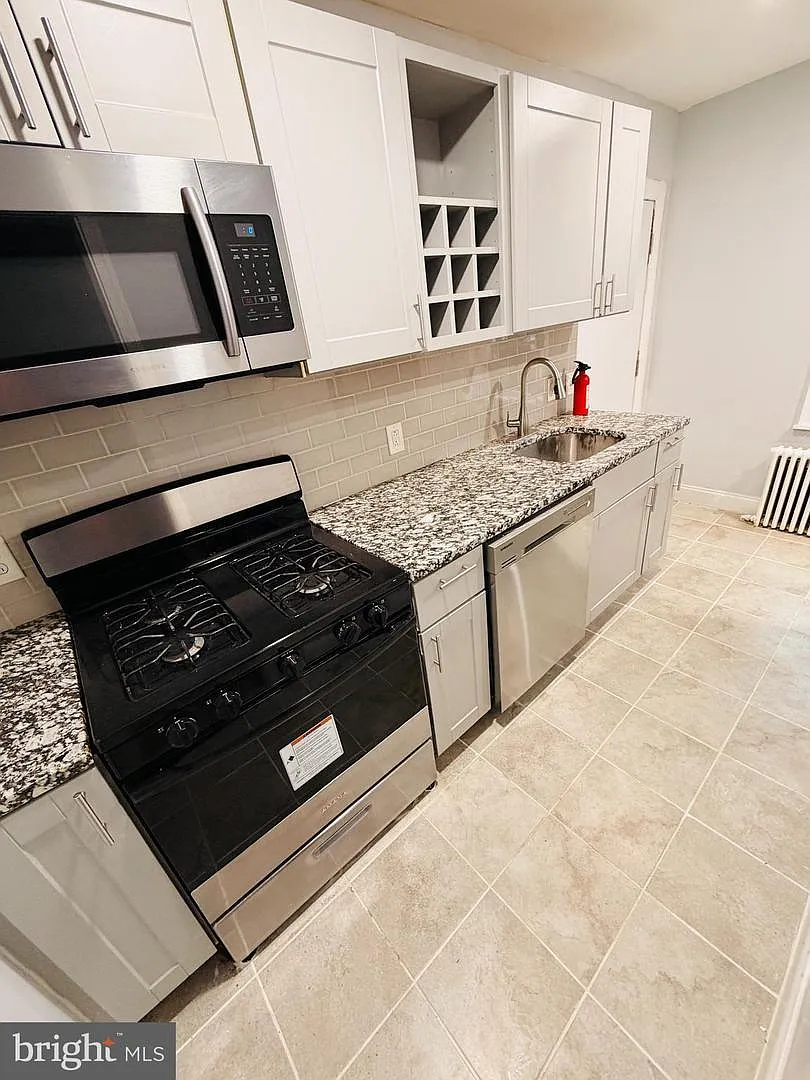2 bed, 1.5 bath, 1575 sqft, $1,400 — Photo 3