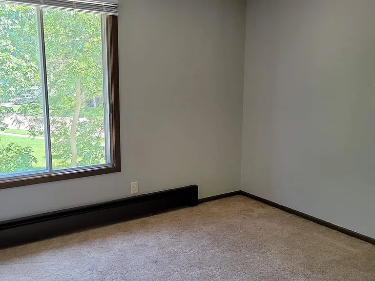 219 W Waupun St #7 — Photo 9