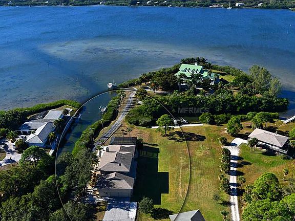 2nd image of 1239 Bayshore Dr