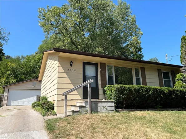 2238 E 34th St, Des Moines, IA 50317