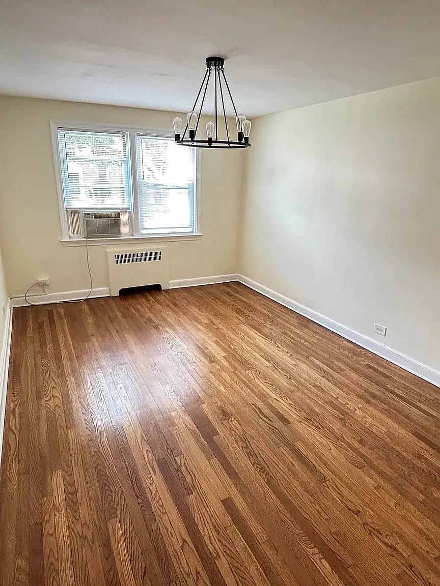 2 bed, 1.0 bath, 1000 sqft, $3,400 — Photo 4