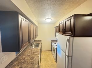 1820 Knox St #17, Lincoln, NE 68521